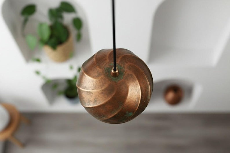 Handmade Moroccan Brass Dome Pendant Light – Aged Copper Patina Brass Hanging Lamp with Ribbed Dome Design, Warm Gold Interior Boho Ceiling Light for Kitchen Island, Dining Room, Bedroom & Entryway