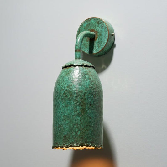 Handmade Moroccan Brass Wall Sconce – Hammered Green Verdigris Patina Cylinder Wall Light with Scalloped Edge, Warm Gold Interior Bedside Lamp for Bedroom, Hallway, Bathroom & Entryway