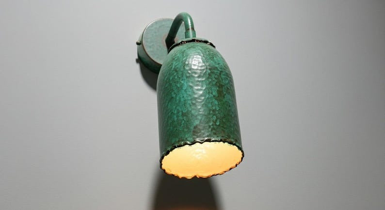 Handmade Moroccan Brass Wall Sconce – Hammered Green Verdigris Patina Cylinder Wall Light with Scalloped Edge, Warm Gold Interior Bedside Lamp for Bedroom, Hallway, Bathroom & Entryway