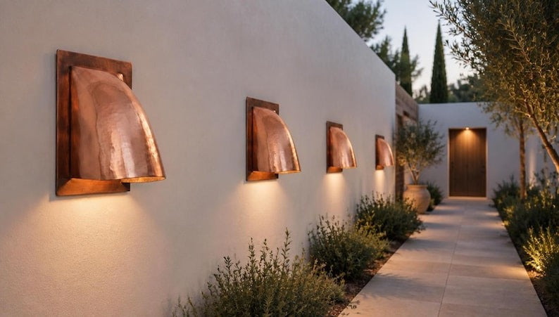 Handmade Copper Finish Brass Wall Sconce – Curved Architectural Wall Light with Hammered Dome Shade for Bedroom, Bathroom, Hallway, Entryway and Modern Rustic Décor