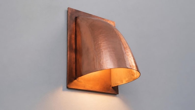 Handmade Copper Finish Brass Wall Sconce – Curved Architectural Wall Light with Hammered Dome Shade for Bedroom, Bathroom, Hallway, Entryway and Modern Rustic Décor