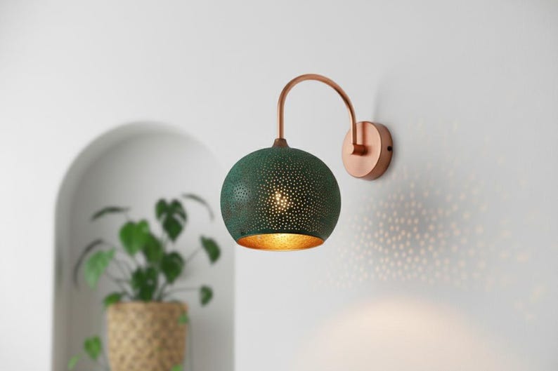 Handmade Moroccan Brass Wall Sconce – Perforated Green Verdigris Globe Wall Light with Copper Brass Arm, Boho Mediterranean Bedside Lamp for Bedroom, Hallway, Bathroom & Entryway