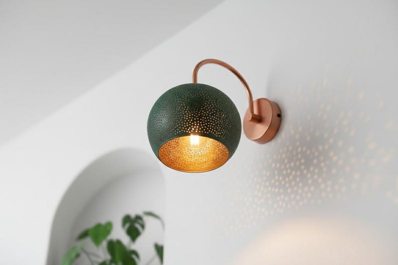 Handmade Moroccan Brass Wall Sconce – Perforated Green Verdigris Globe Wall Light with Copper Brass Arm, Boho Mediterranean Bedside Lamp for Bedroom, Hallway, Bathroom & Entryway