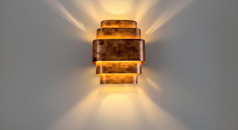 Handmade Moroccan Brass Wall Sconce – Layered Geometric Brass Wall Light with Antique Copper Finish, Modern Art Deco Up and Down Lamp for Bedroom, Hallway, Entryway & Living Room