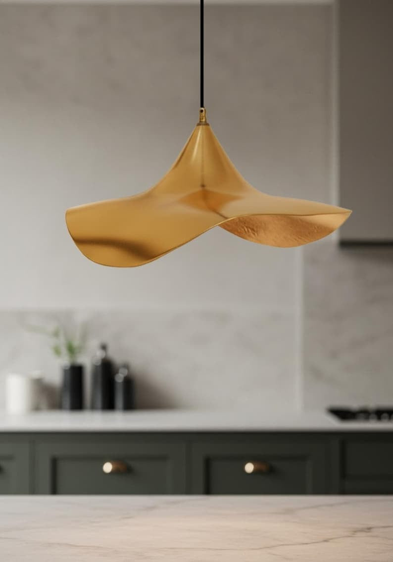 Sculptural Brass Wave Pendant Light – Modern Organic Kitchen Island Chandelier in Brushed Gold