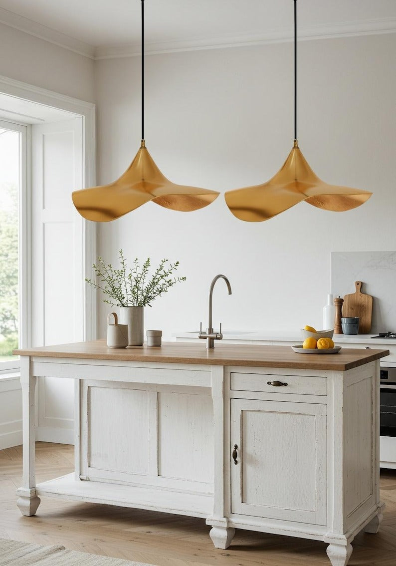 Sculptural Brass Wave Pendant Light – Modern Organic Kitchen Island Chandelier in Brushed Gold