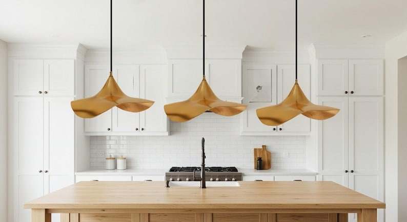 Sculptural Brass Wave Pendant Light – Modern Organic Kitchen Island Chandelier in Brushed Gold