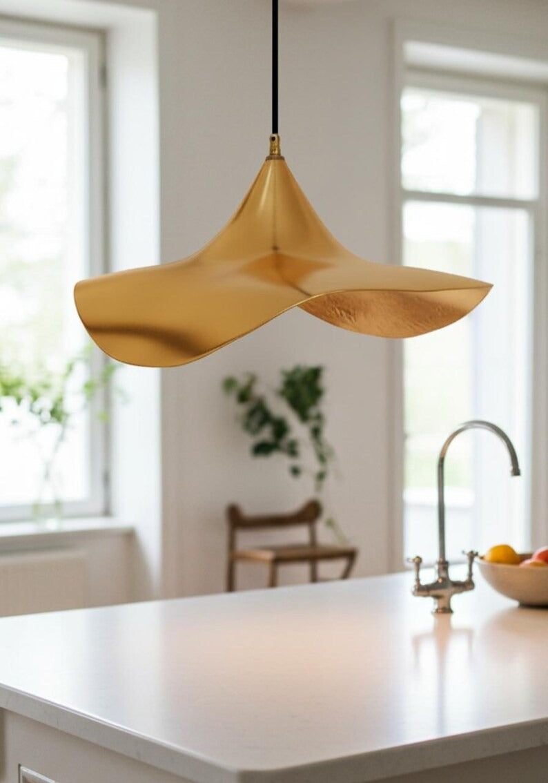 Sculptural Brass Wave Pendant Light – Modern Organic Kitchen Island Chandelier in Brushed Gold