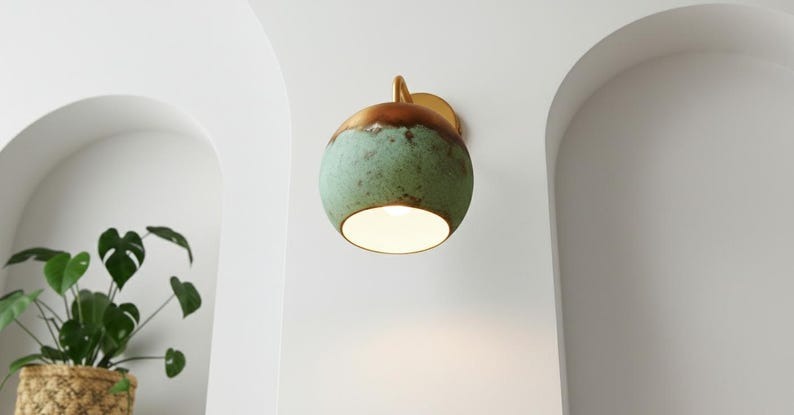 Handmade Moroccan Brass Wall Sconce – Turquoise Verdigris Patina Globe Wall Light with Copper Top and Warm Gold Interior, Boho Mediterranean Bedside Lamp for Bedroom, Hallway & Entryway