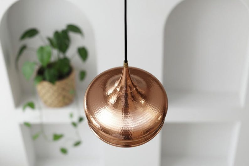 Handmade Moroccan Brass Onion Dome Pendant Light – Polished Copper Brass Hanging Lamp with Layered Ring Detail, Warm Boho Mediterranean Ceiling Light for Kitchen Island, Dining Room, Bedroom & Entryway