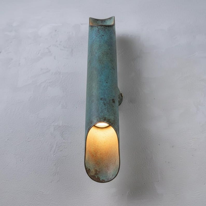 Handmade Moroccan Brass Wall Sconce – Tall Green Verdigris Patina Up and Down Wall Light with Warm Gold Interior, Modern Sculptural Lamp for Bedroom, Hallway, Entryway & Living Room