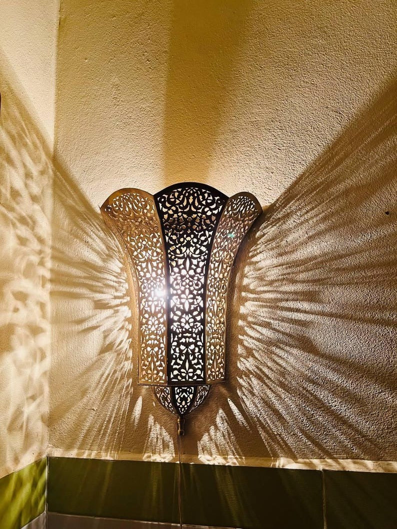 Handmade Moroccan Brass Wall Sconce – Ornate Pierced Brass Lantern Wall Light with Floral Arabesque Cutouts, Boho Moroccan Shadow Lamp for Bedroom, Hallway, Stairway, Entryway & Living Room