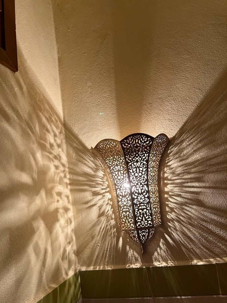 Handmade Moroccan Brass Wall Sconce – Ornate Pierced Brass Lantern Wall Light with Floral Arabesque Cutouts, Boho Moroccan Shadow Lamp for Bedroom, Hallway, Stairway, Entryway & Living Room