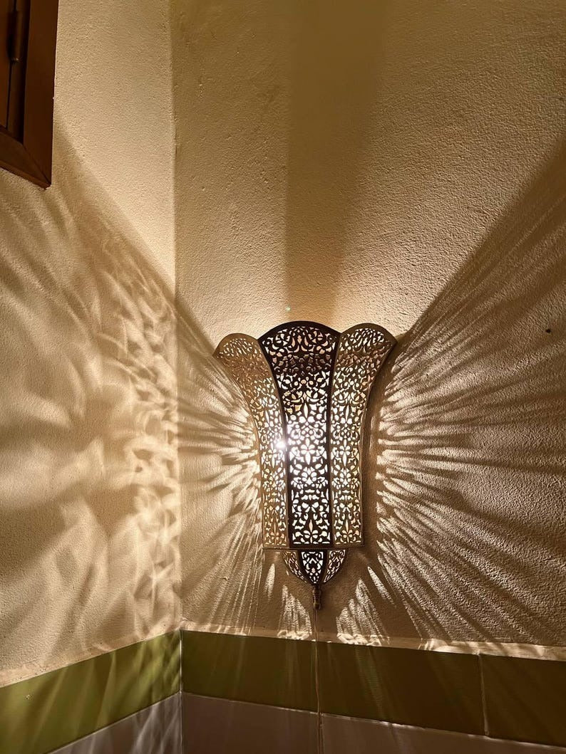 Handmade Moroccan Brass Wall Sconce – Ornate Pierced Brass Lantern Wall Light with Floral Arabesque Cutouts, Boho Moroccan Shadow Lamp for Bedroom, Hallway, Stairway, Entryway & Living Room