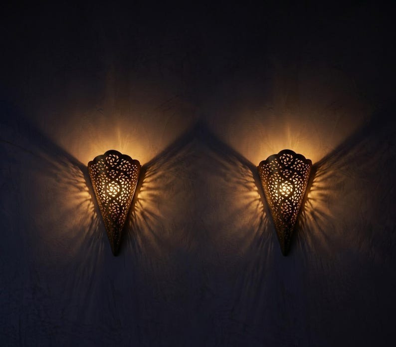 Handmade Moroccan Brass Cone Wall Sconce – Pierced Geometric Wall Light with Scalloped Crown, Warm Golden Glow and Dramatic Shadow Patterns for Bedroom, Hallway & Entryway